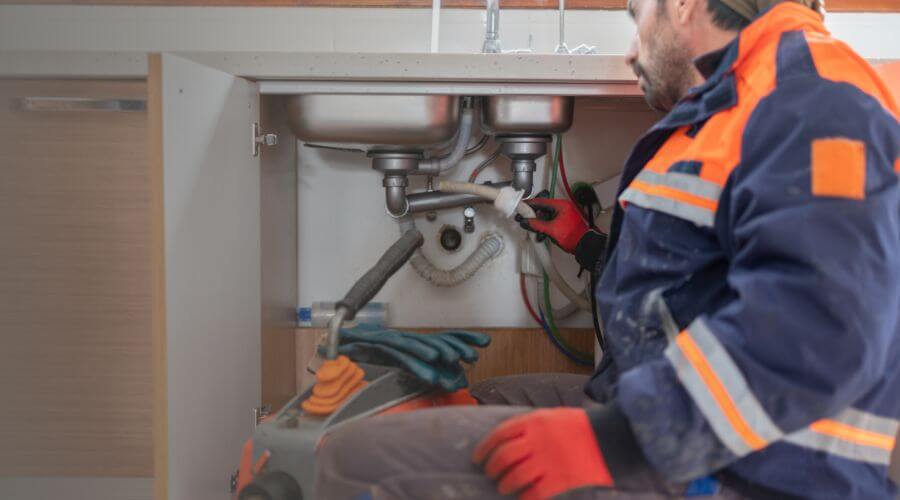 Professional slab leak plumber services in Mellott, IN